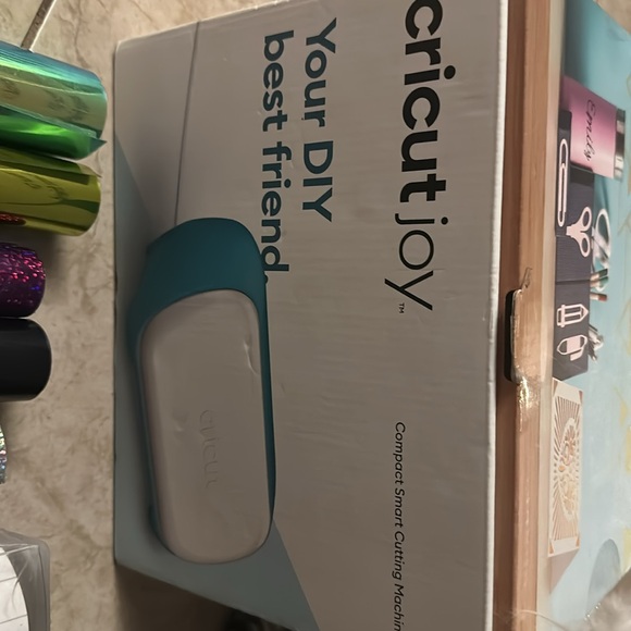 Cricut Joy Cutting Machine bundle! - Picture 3 of 7